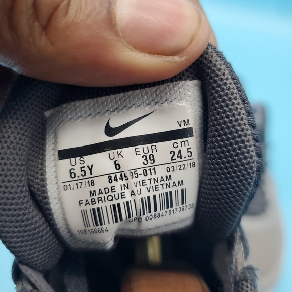 Nike Flex Experience 5 844995-011 Gray Sz 6.5Y Womens 8 Running Shoes - Picture 7 of 8